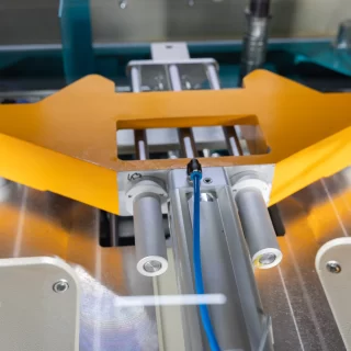CA 601 – Yarı-Otomatik PVC Tek Köşe Temizleme Makinesi
